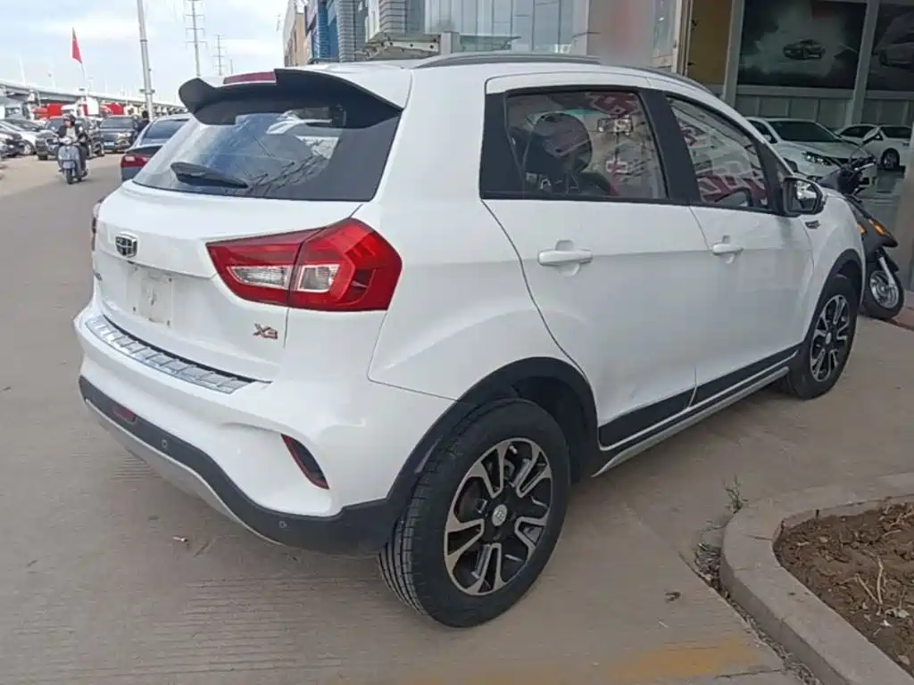 Geely Vision X3 — фото 7