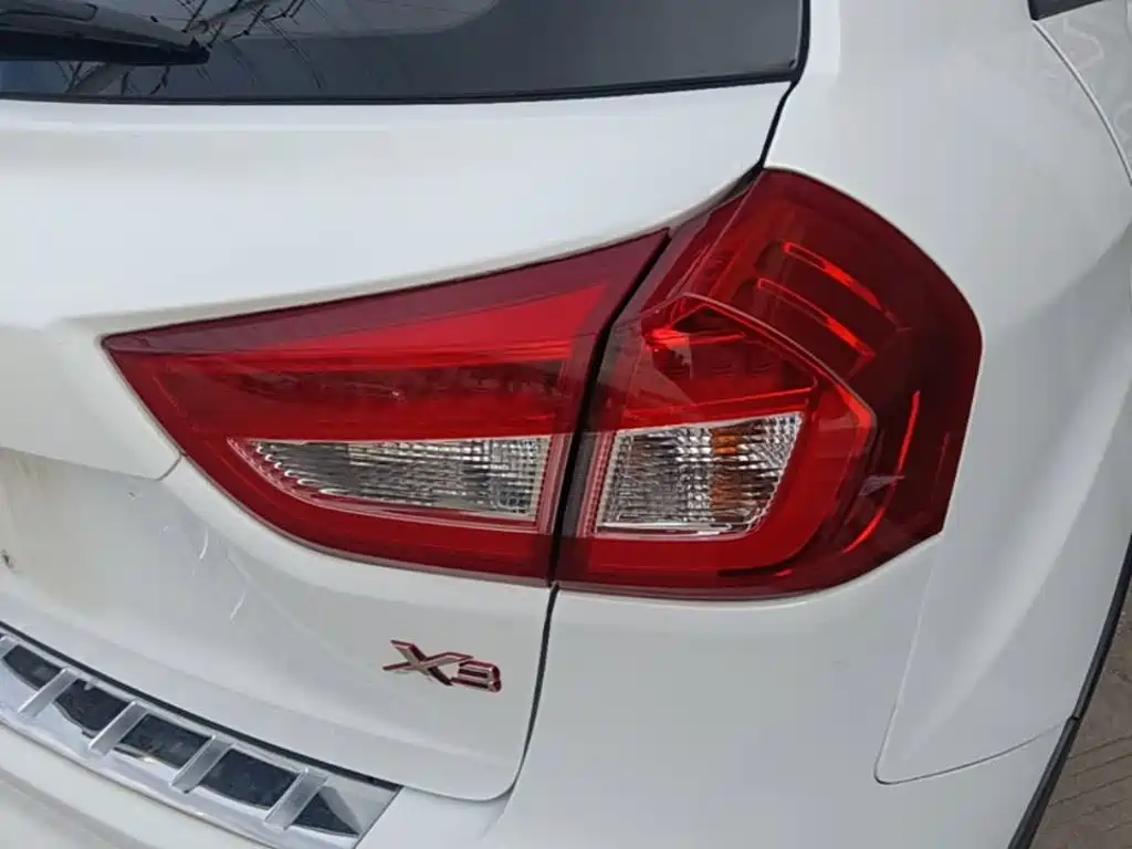 Geely Vision X3 — фото 8