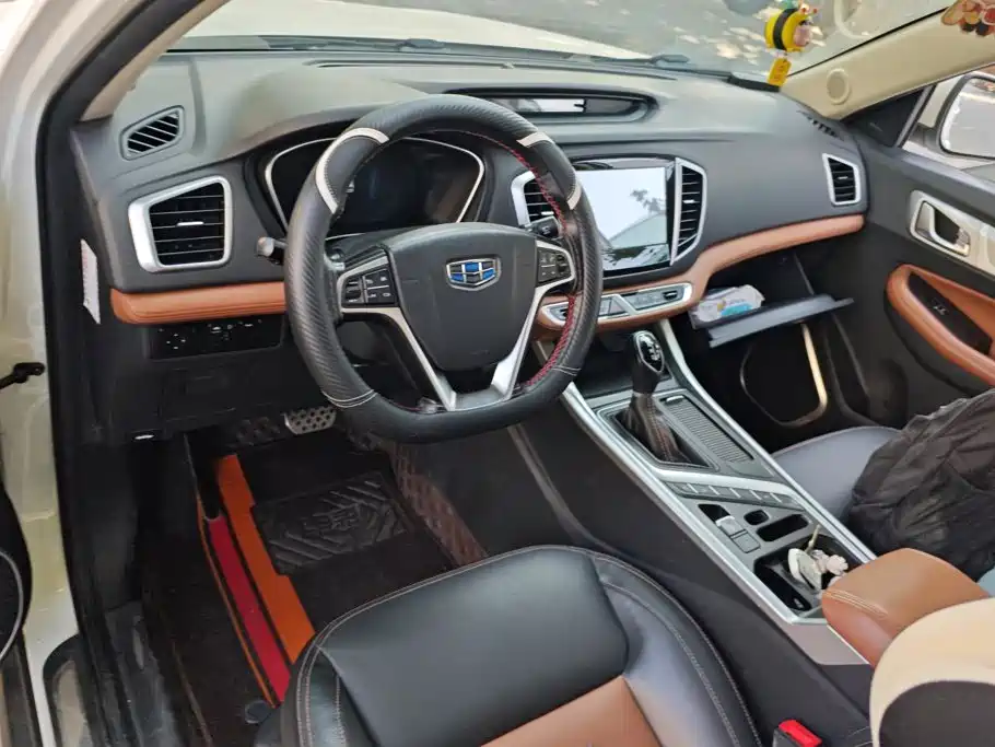 Geely Vision X6 — фото 10
