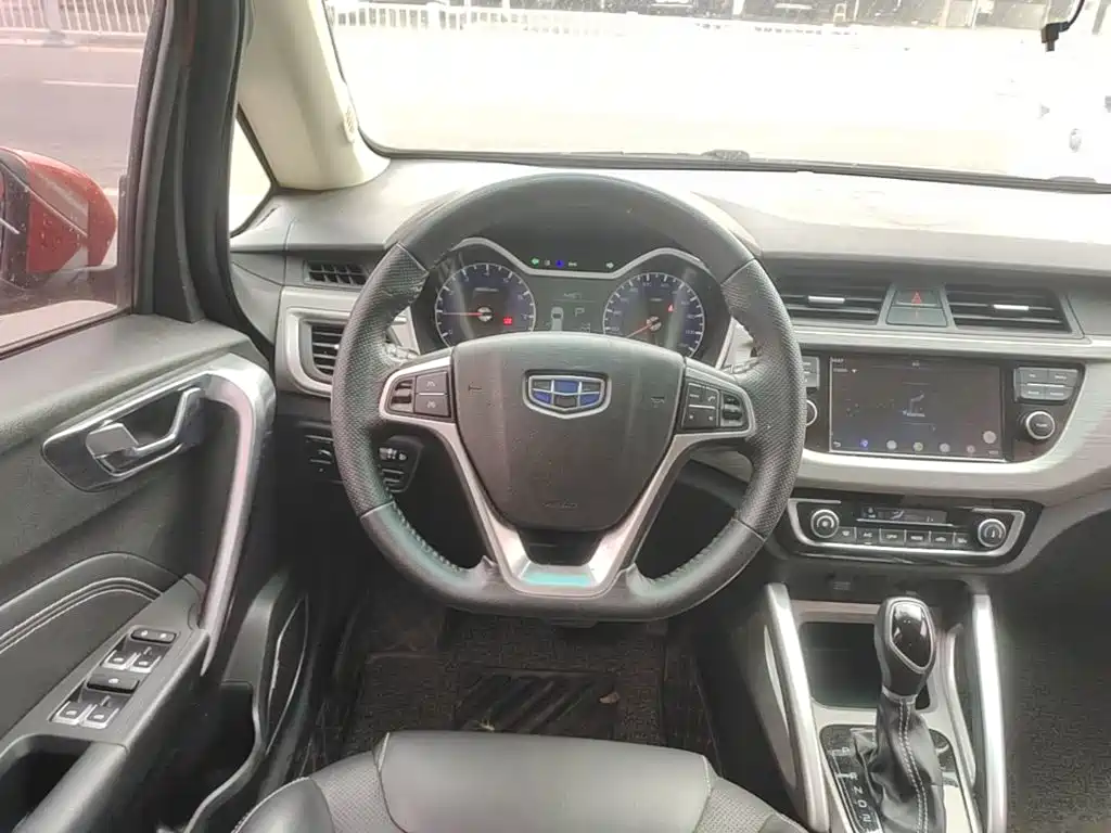Geely Vision X3 — фото 11