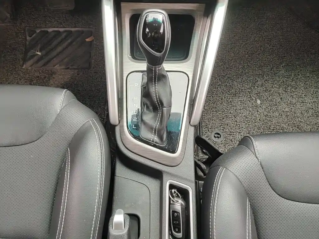 Geely Vision X3 — фото 14