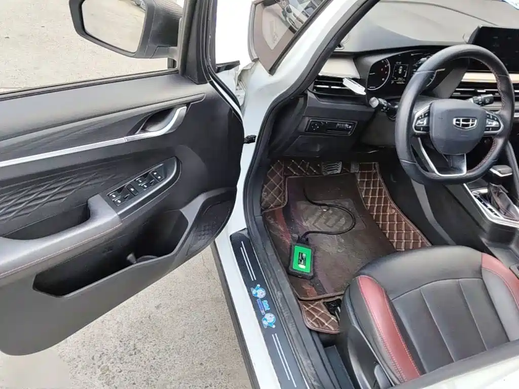 Geely Vision X3 — фото 16