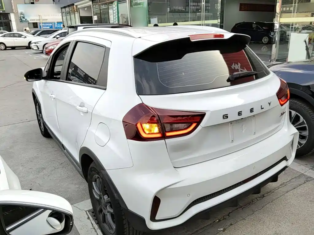 Geely Vision X3 — фото 5