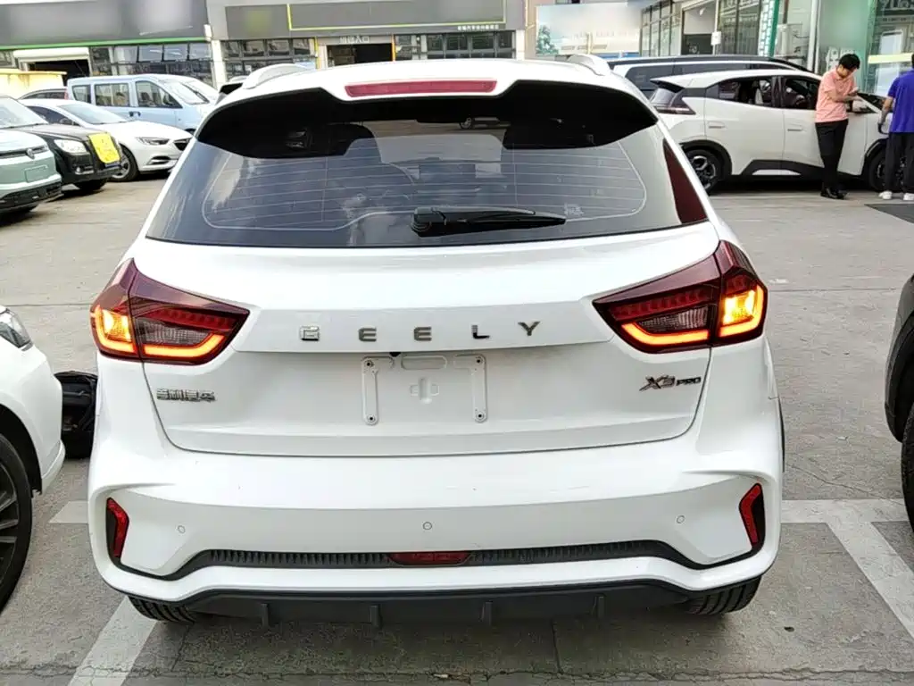 Geely Vision X3 — фото 6