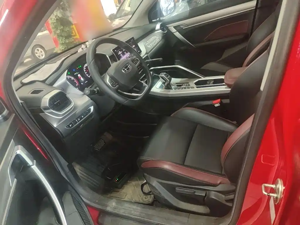 Geely Binyue — фото 15