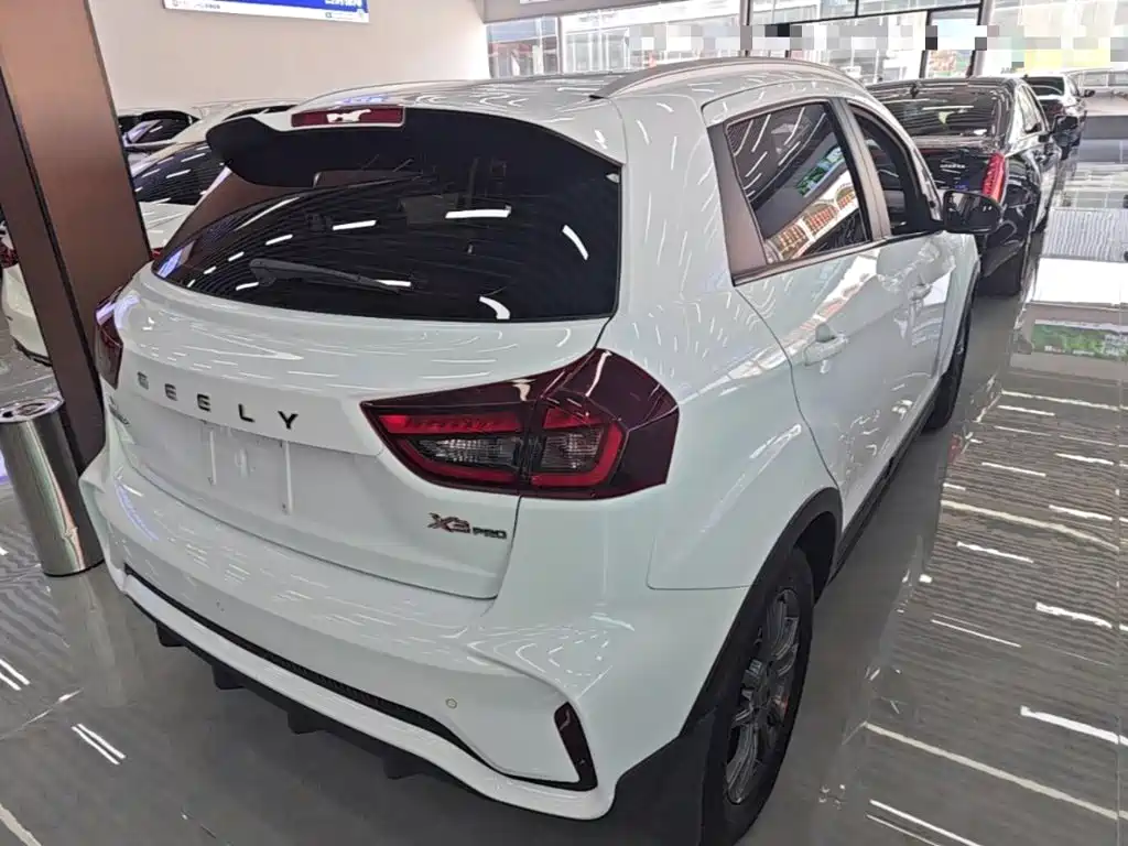 Geely Vision X3 — фото 7