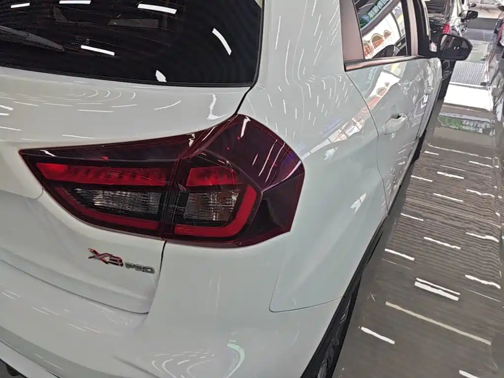 Geely Vision X3 — фото 8