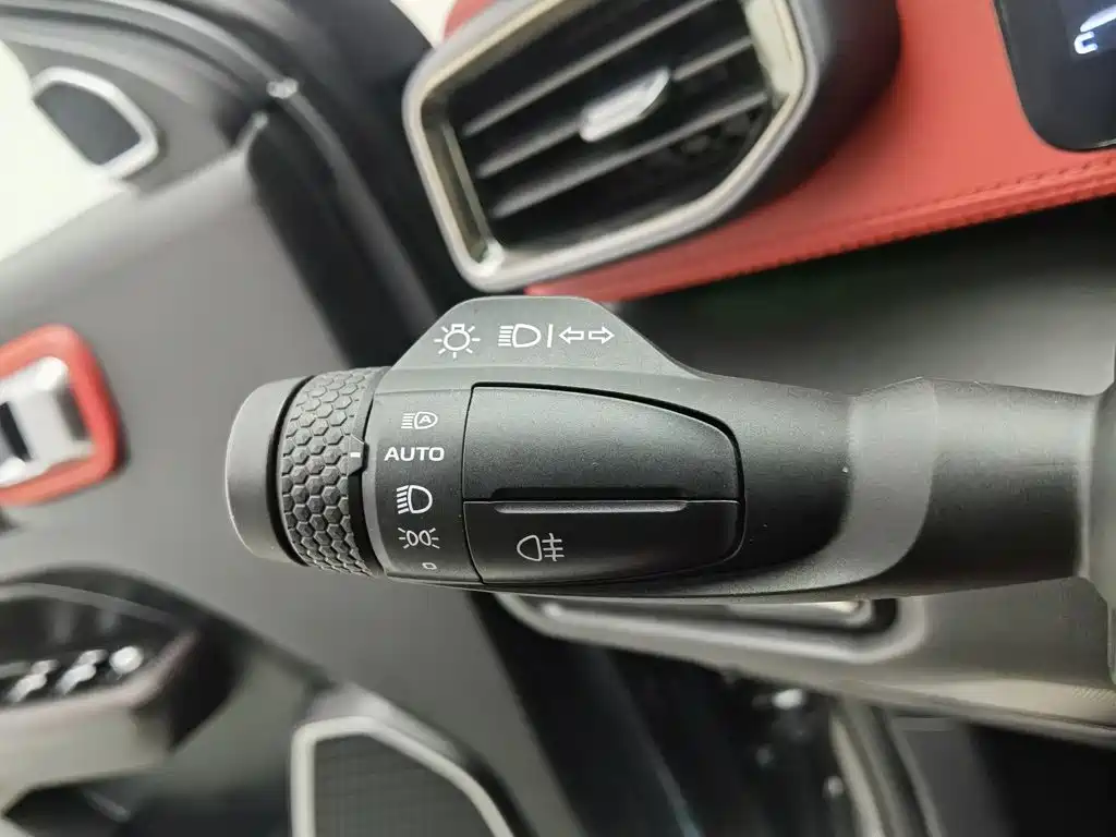 Geely Icon — фото 21