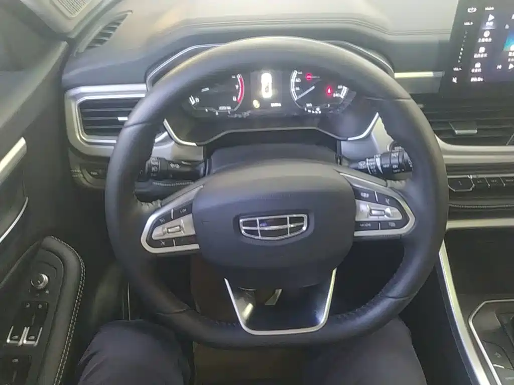 Geely Vision X6 — фото 11