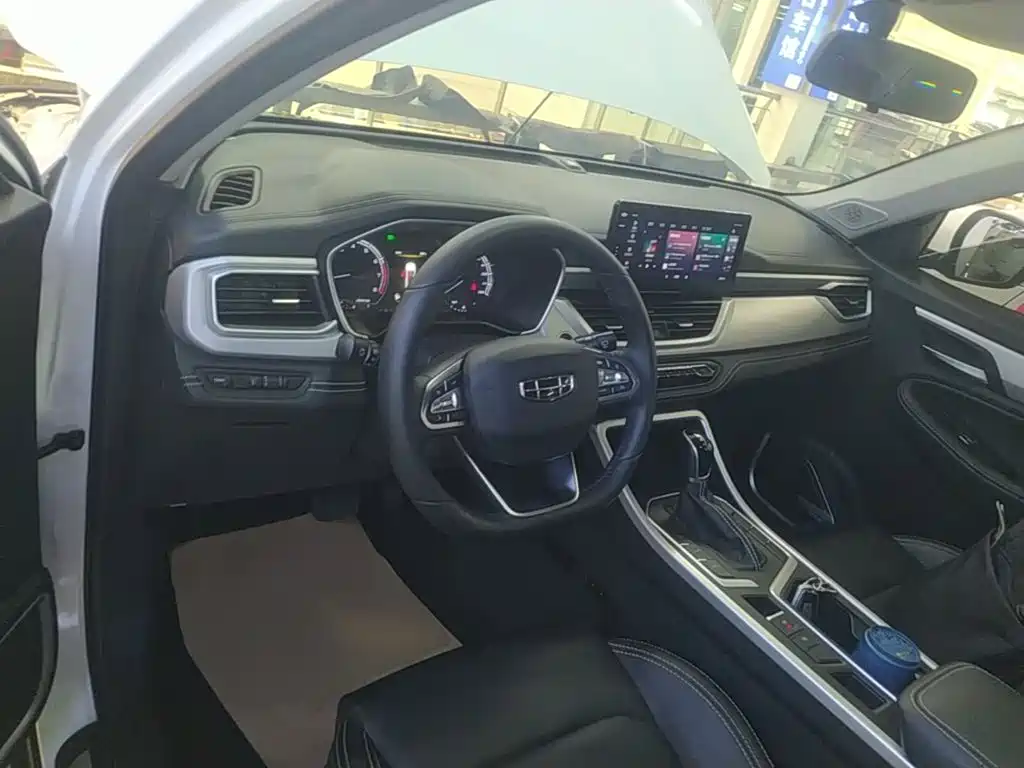 Geely Vision X6 — фото 10