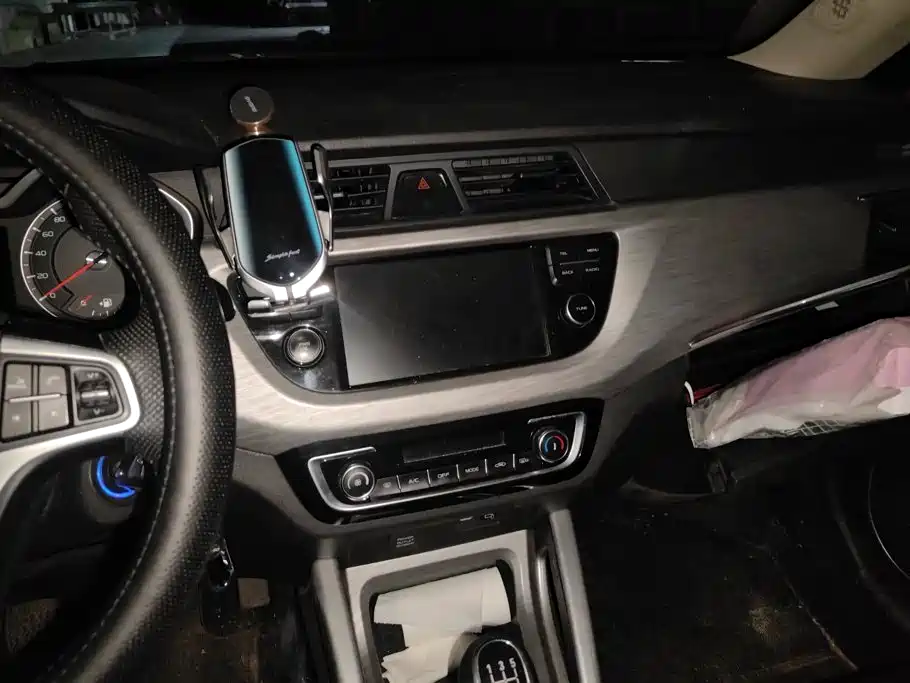 Geely Vision X3 — фото 13