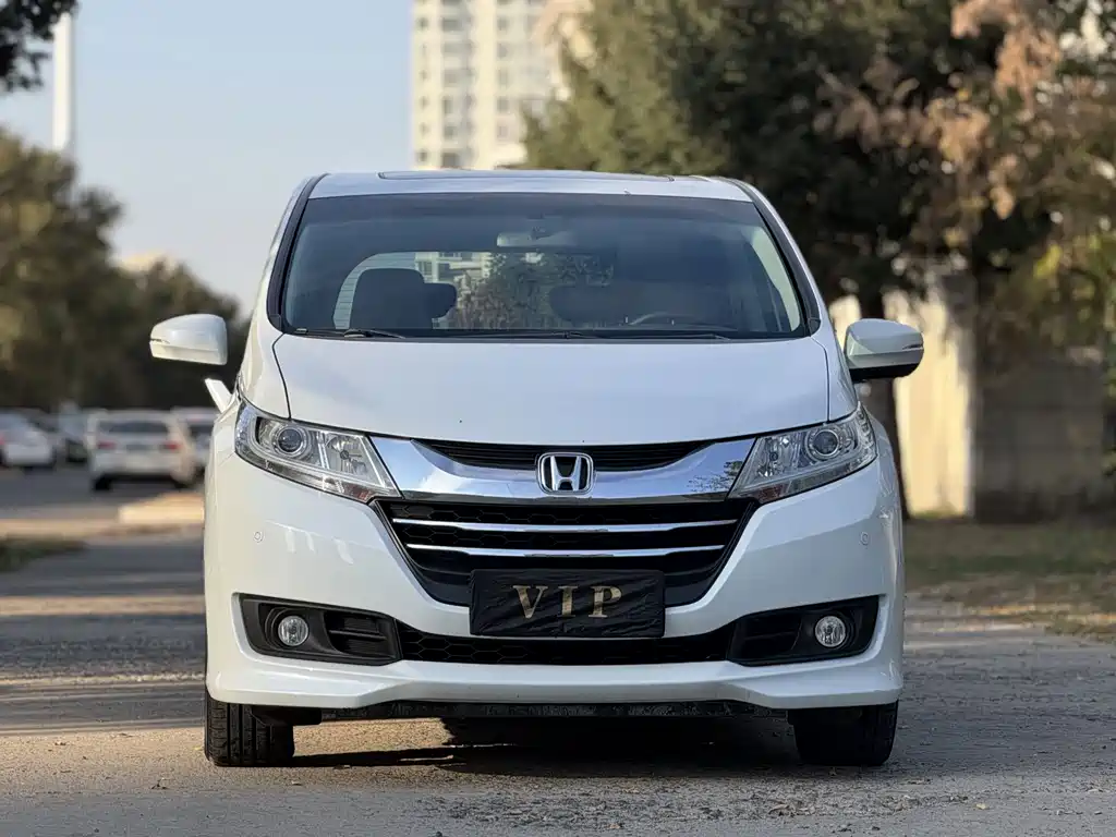 Honda Odyssey — фото 2