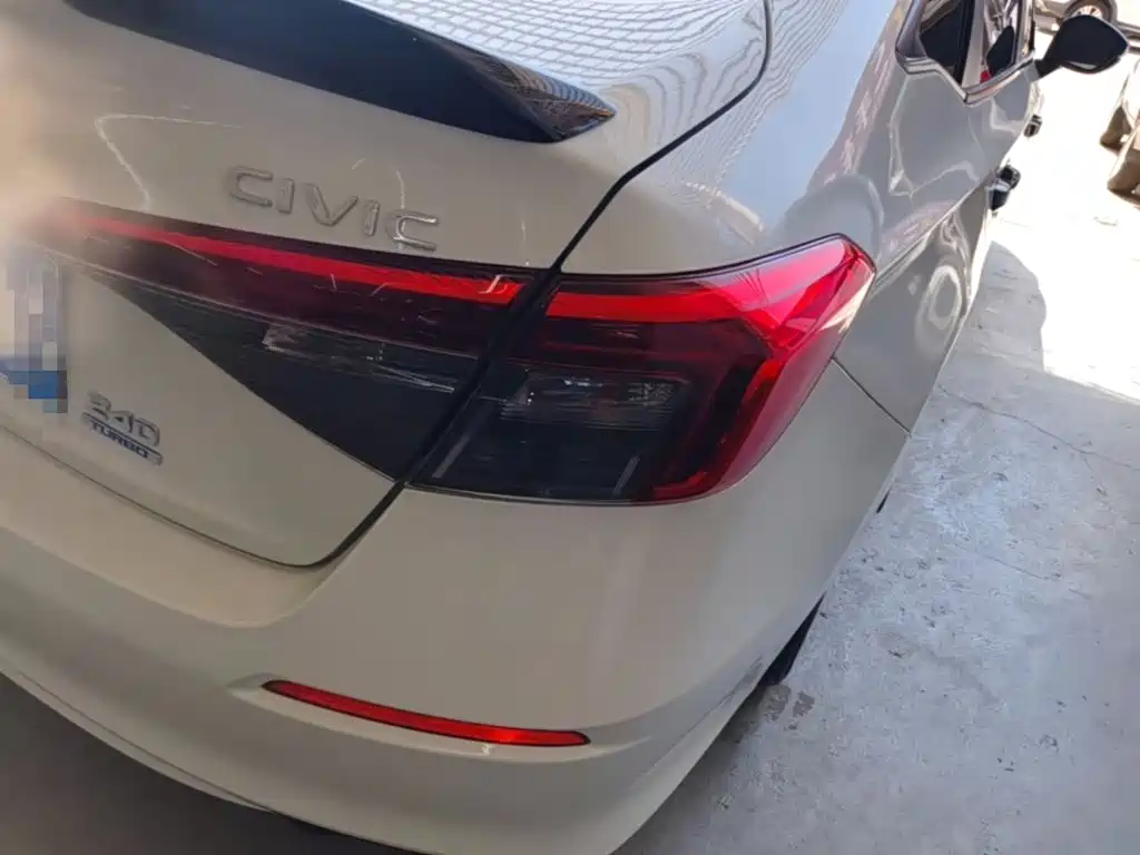 Honda Civic — фото 8