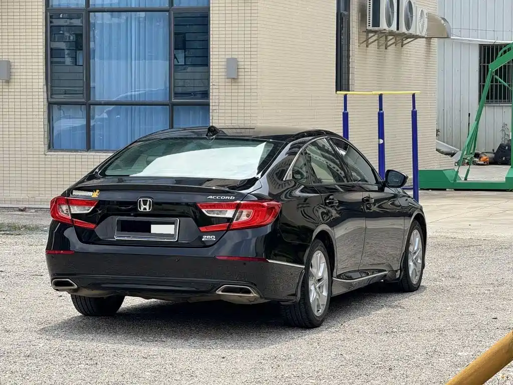 Honda Accord — фото 4