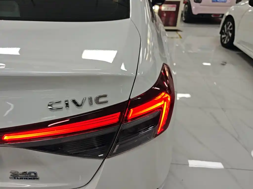 Honda Civic — фото 8