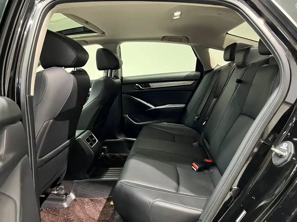 Honda Accord — фото 5