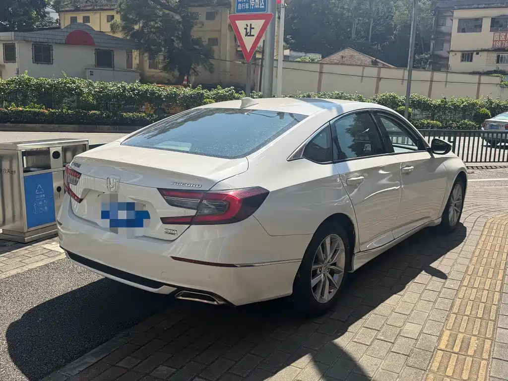 Honda Accord — фото 6