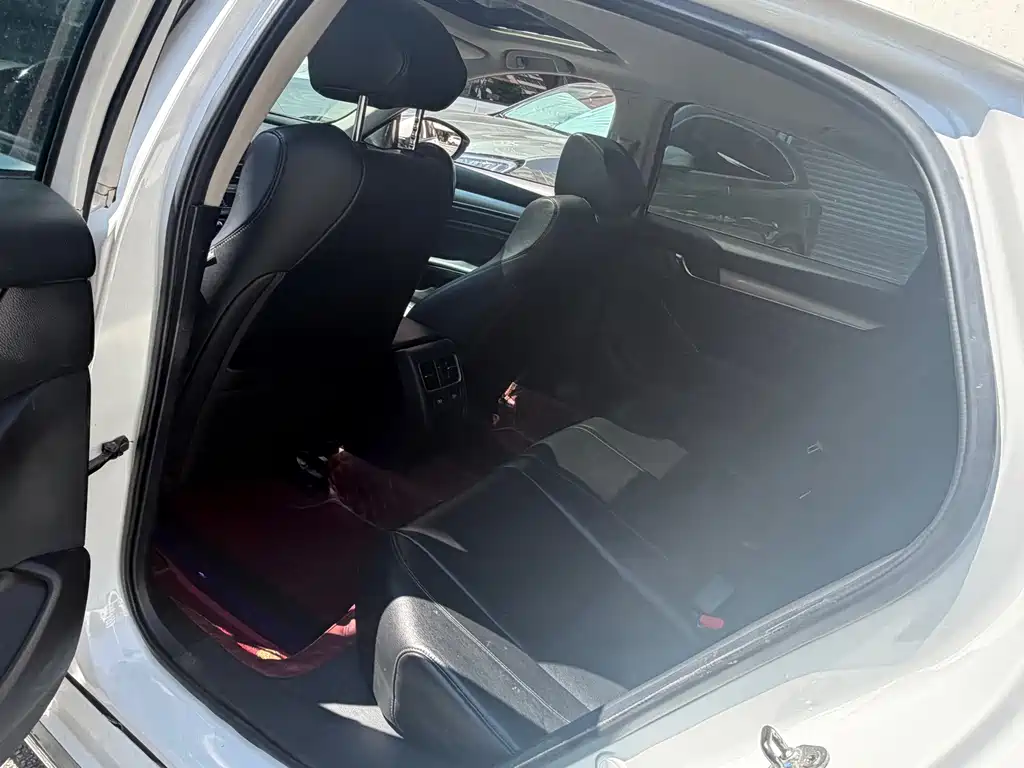 Honda Accord — фото 9