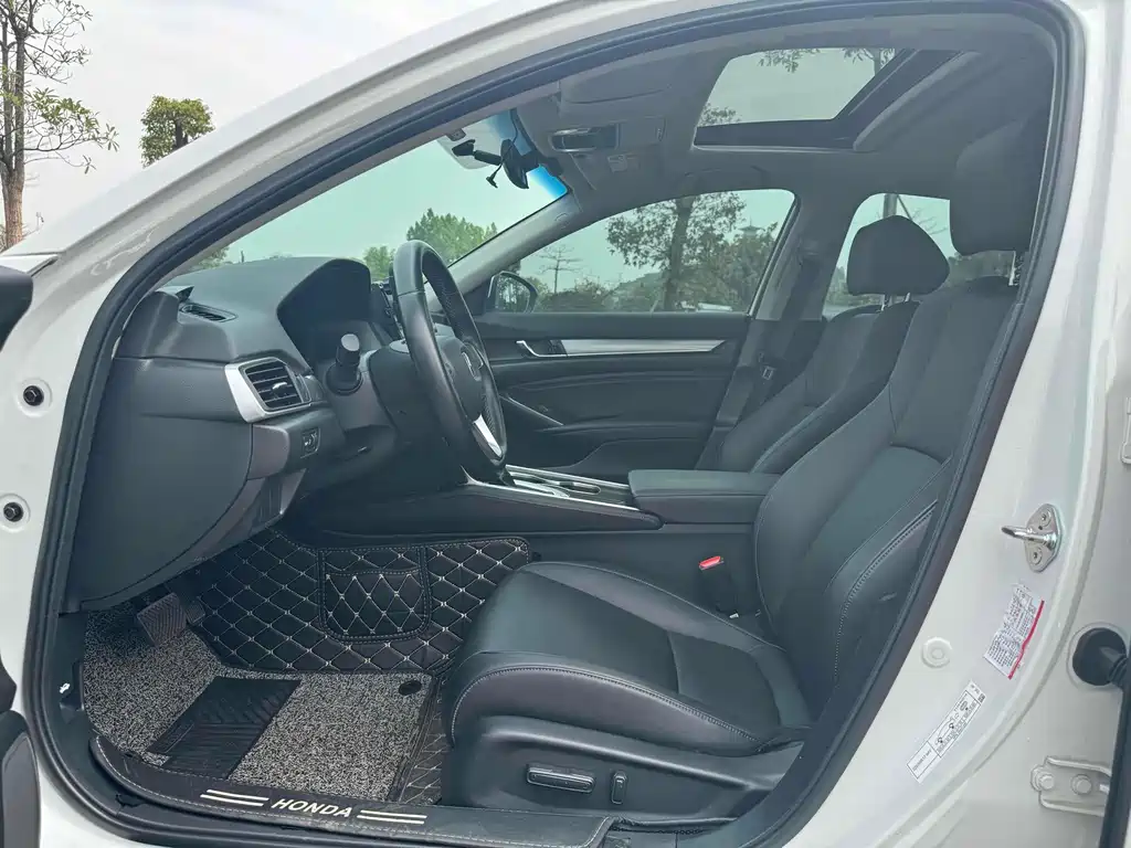 Honda Accord — фото 11
