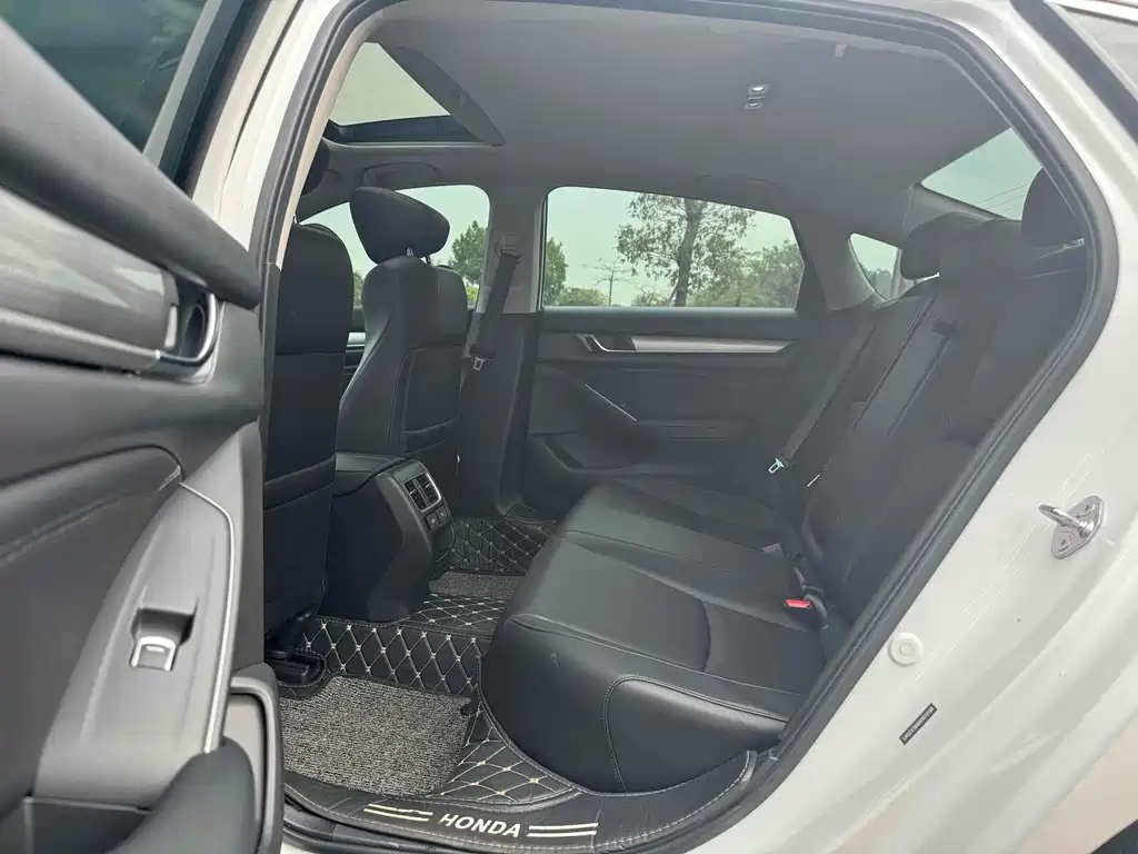 Honda Accord — фото 13