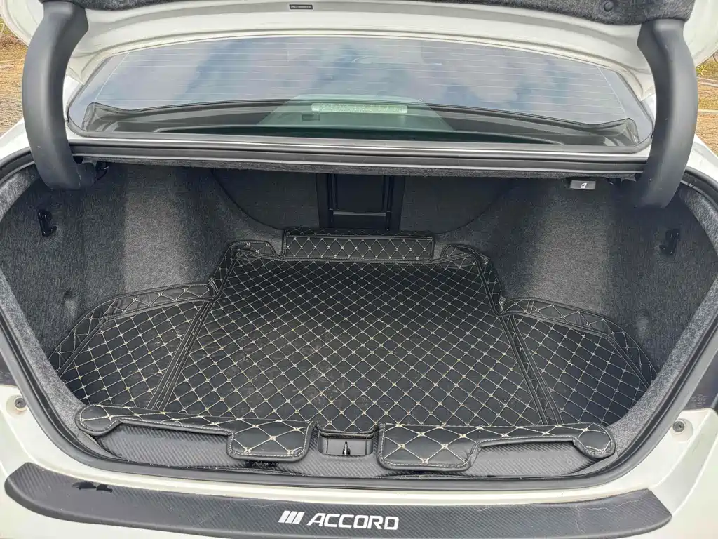 Honda Accord — фото 21