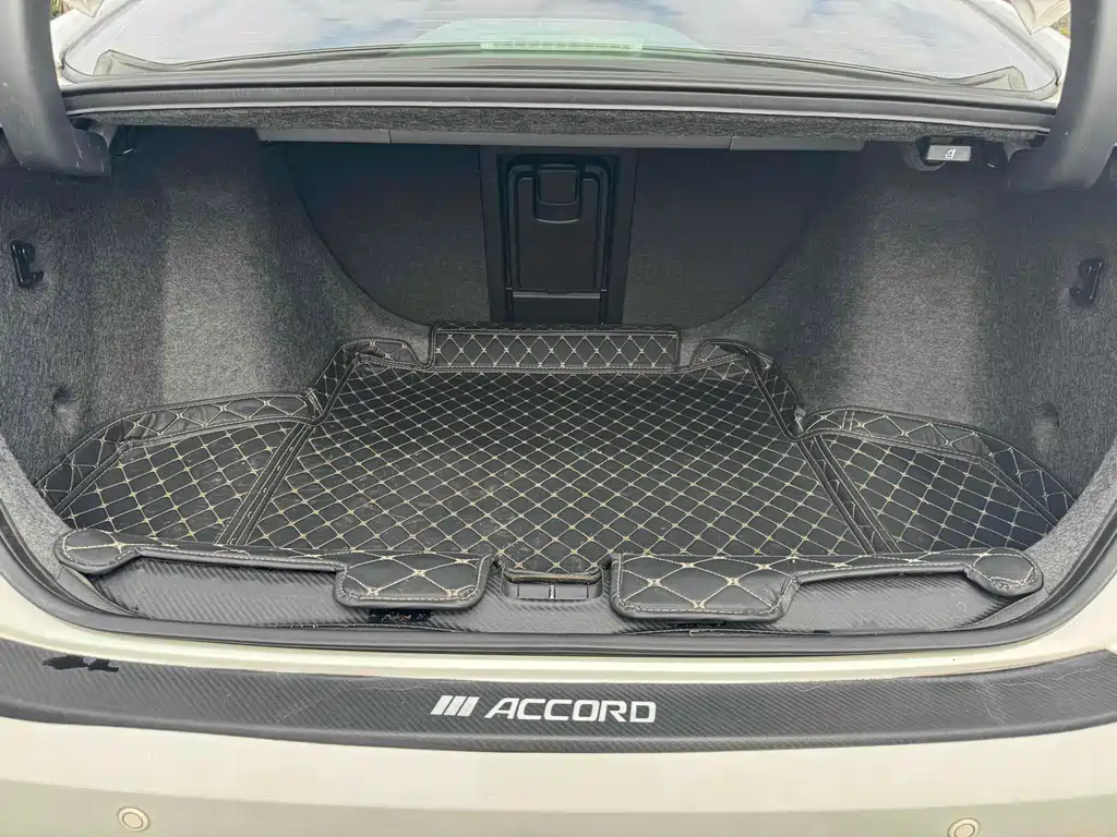 Honda Accord — фото 22