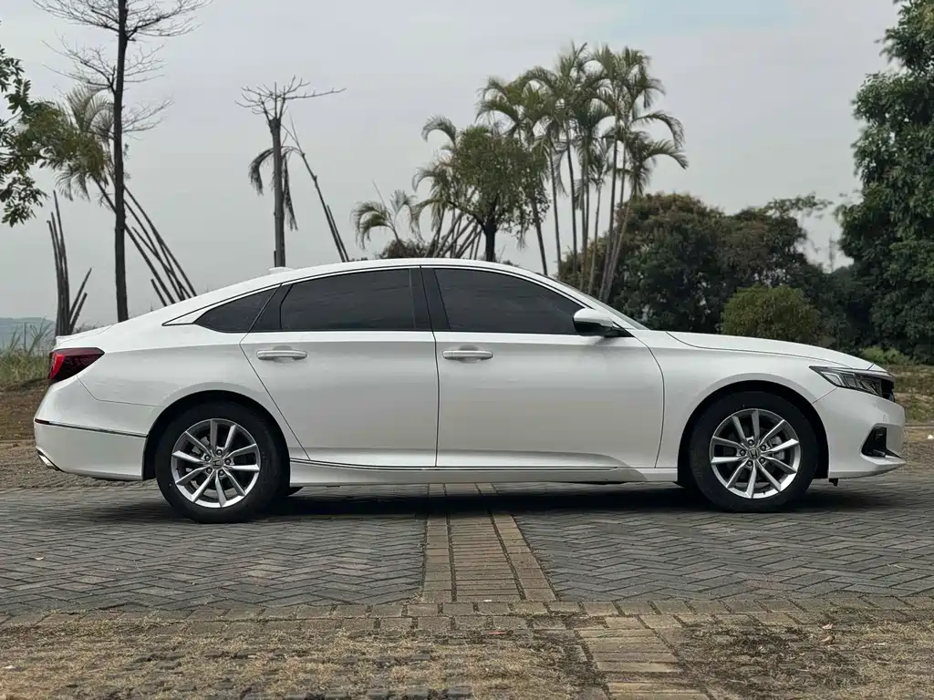Honda Accord — фото 4