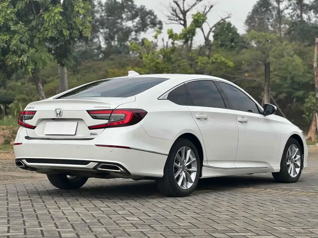 Honda Accord — фото 5