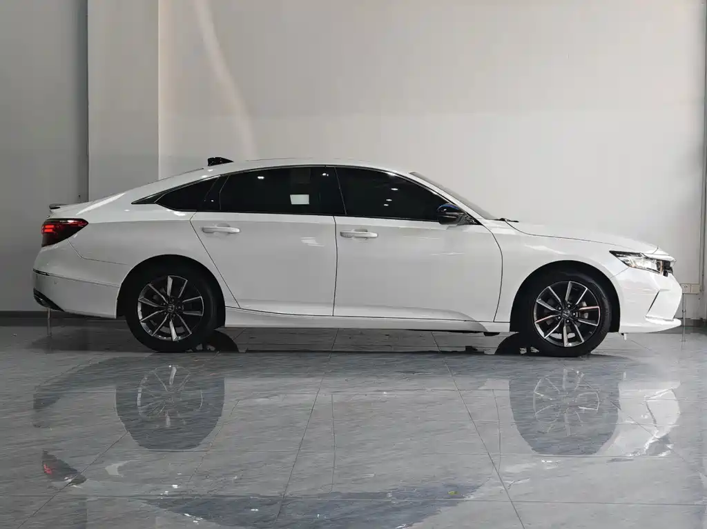 Honda Inspire — фото 9