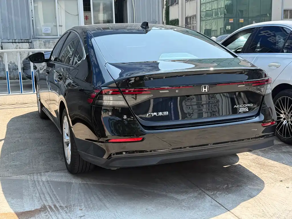 Honda Accord — фото 2