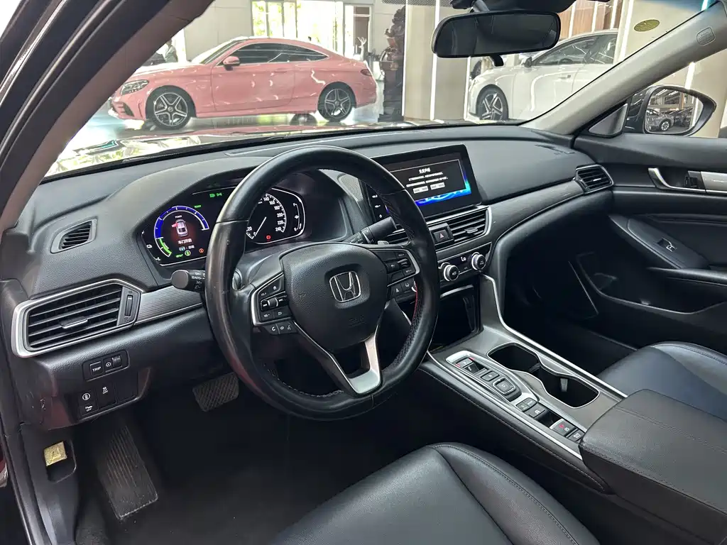 Honda Accord — фото 11