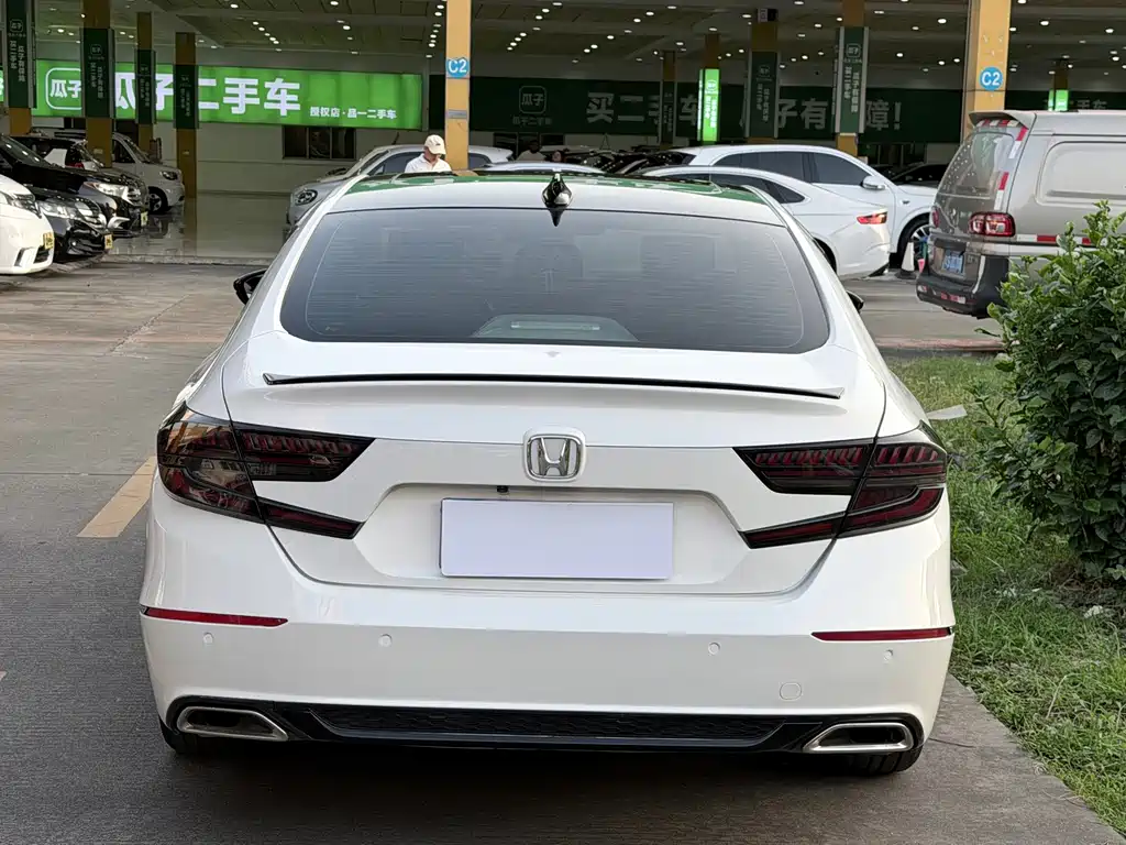 Honda Accord — фото 14