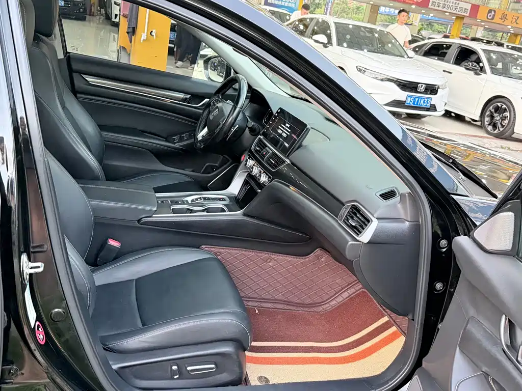 Honda Accord — фото 9
