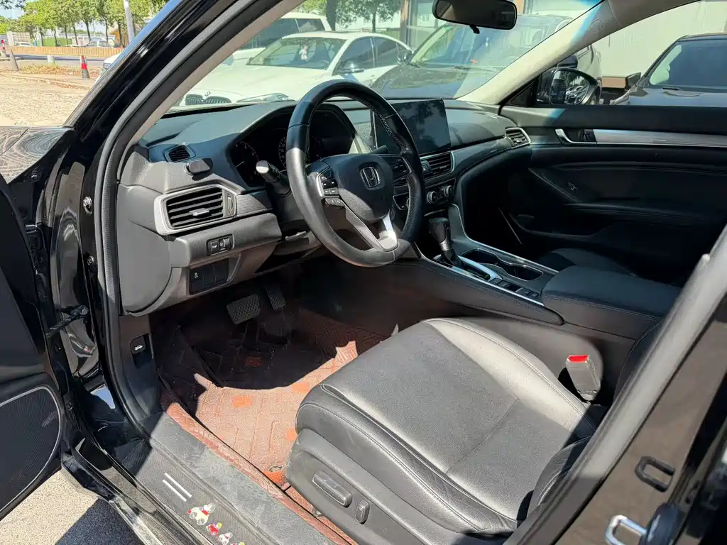 Honda Accord — фото 2