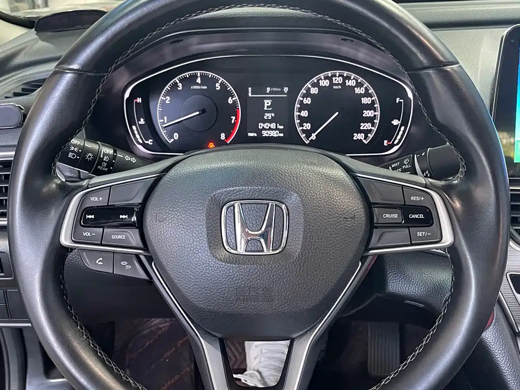 Honda Accord — фото 7