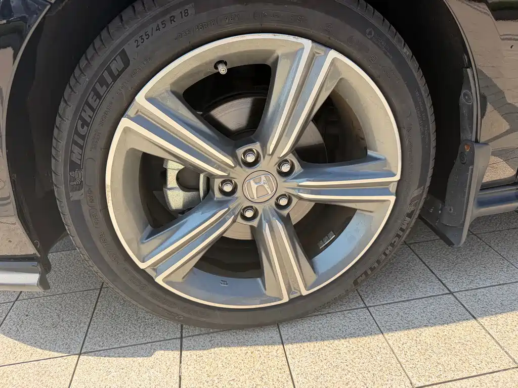 Honda Accord — фото 8