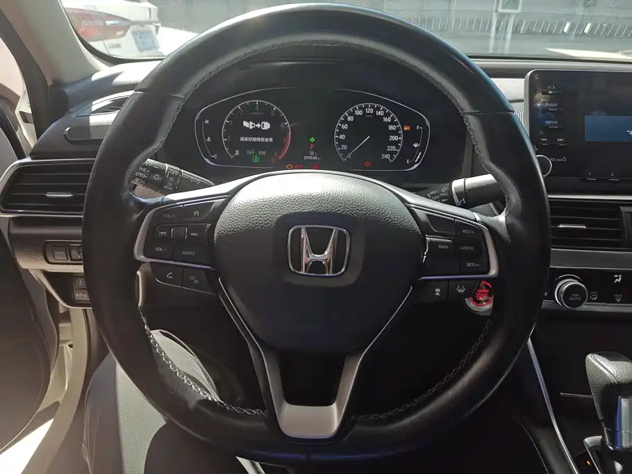 Honda Accord — фото 15