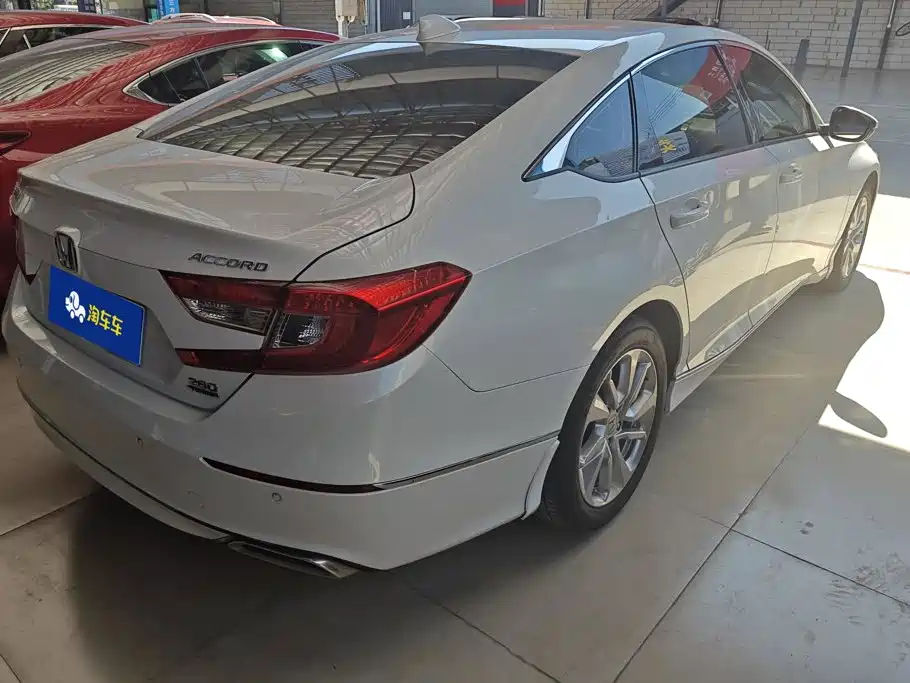 Honda Accord — фото 3