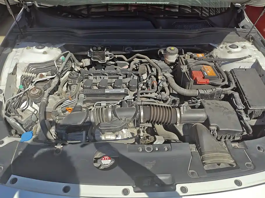 Honda Accord — фото 10