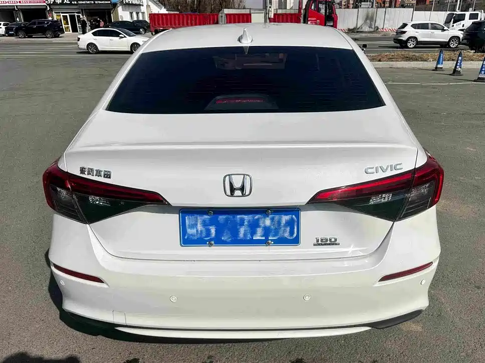 Honda Civic — фото 10