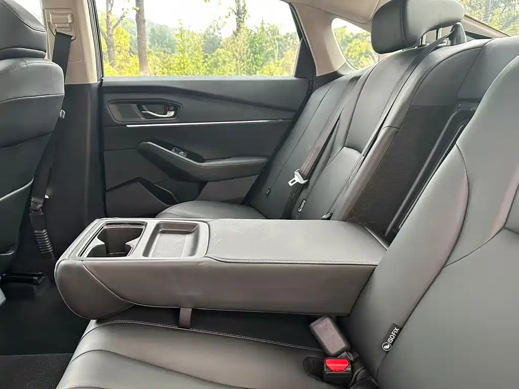 Honda Accord — фото 17