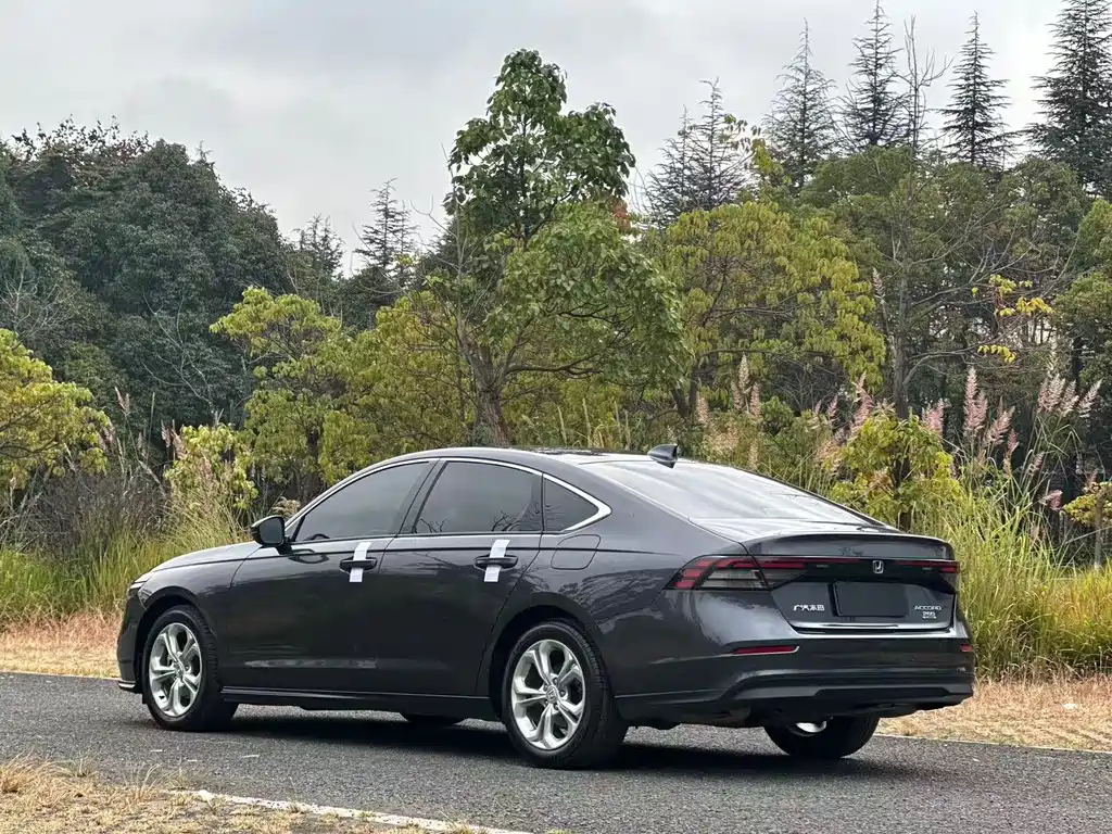Honda Accord — фото 6