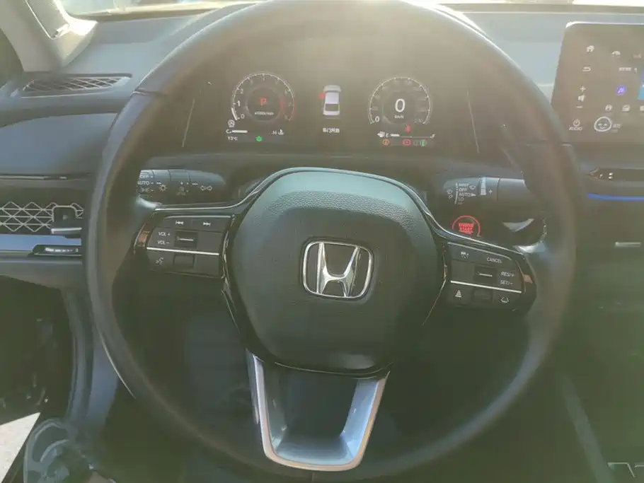 Honda Accord — фото 15