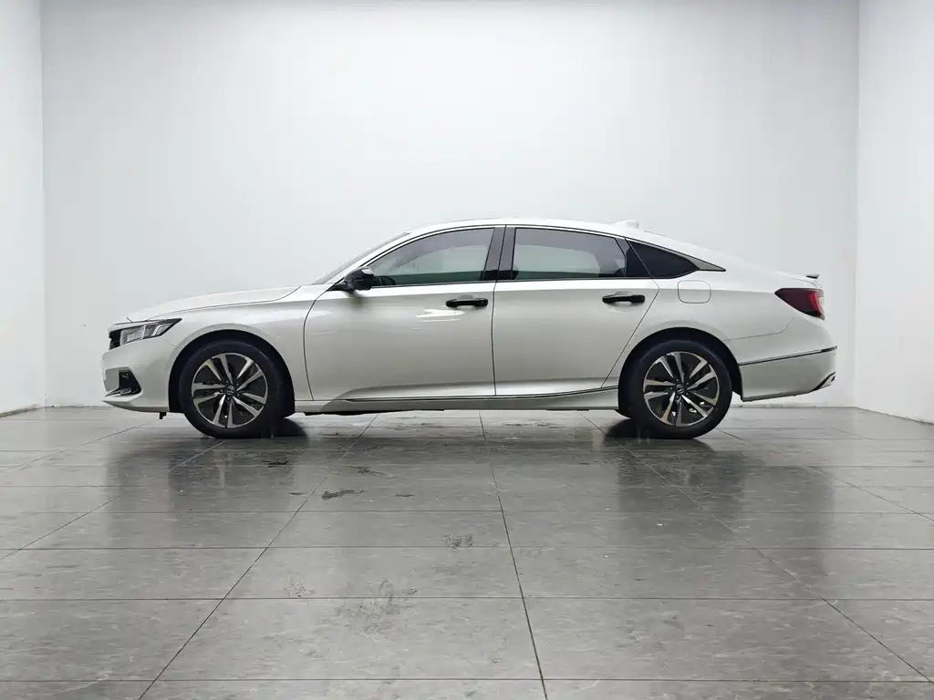 Honda Accord — фото 11
