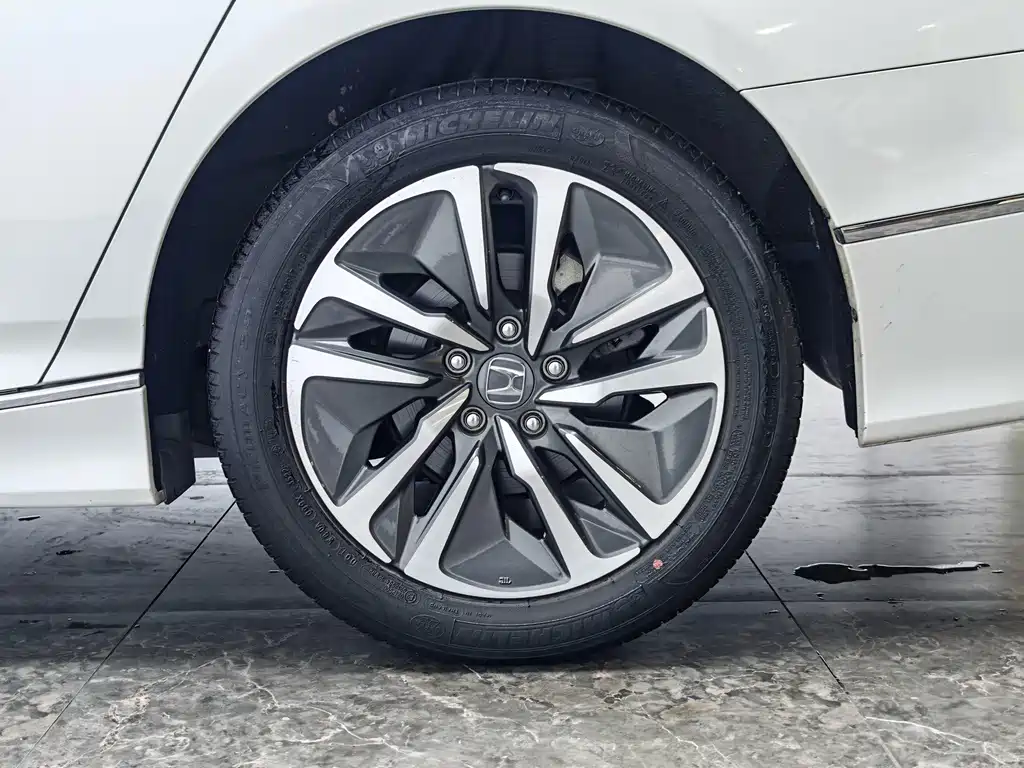 Honda Accord — фото 9