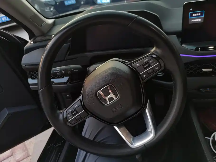 Honda Accord — фото 15
