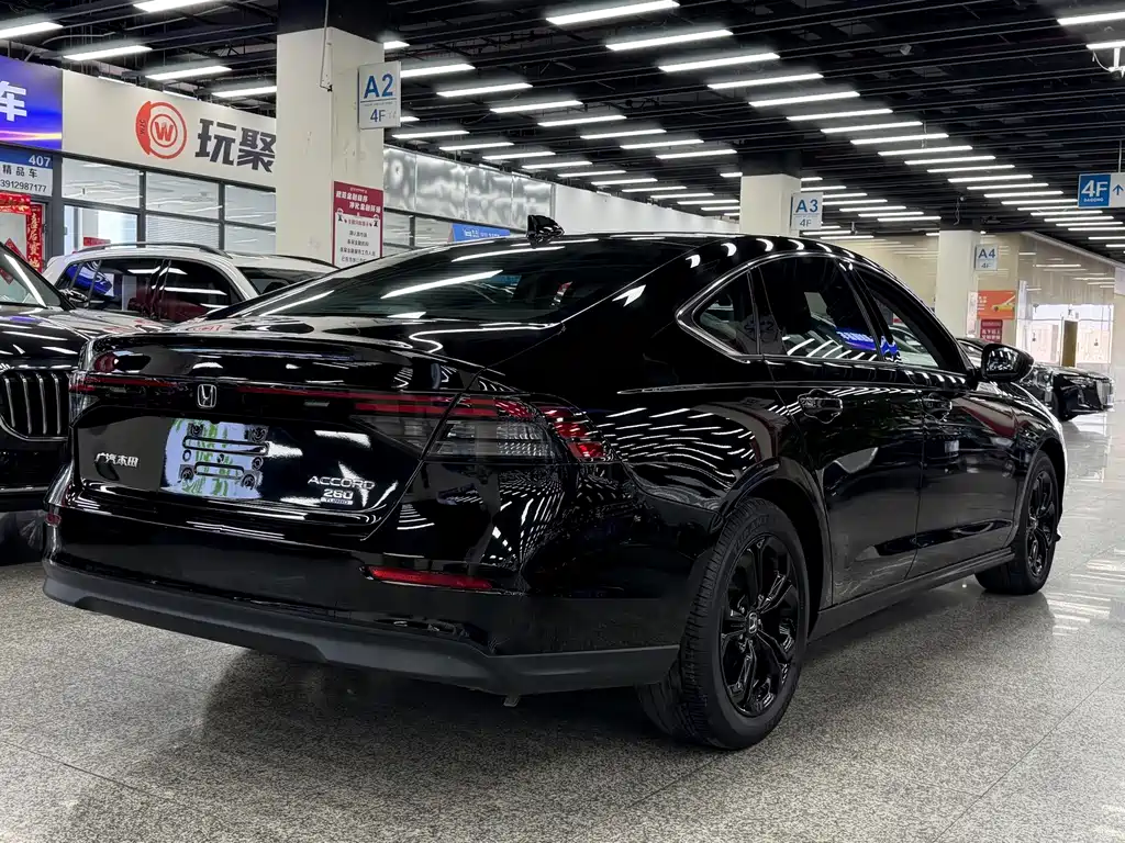 Honda Accord — фото 9