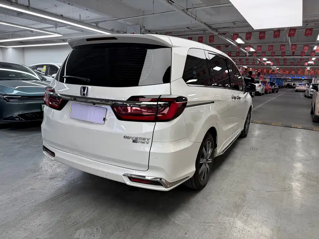 Honda Odyssey — фото 11