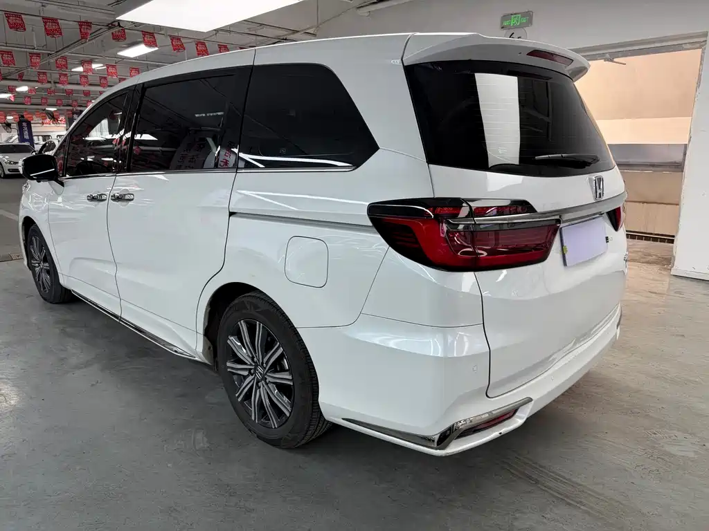 Honda Odyssey — фото 13