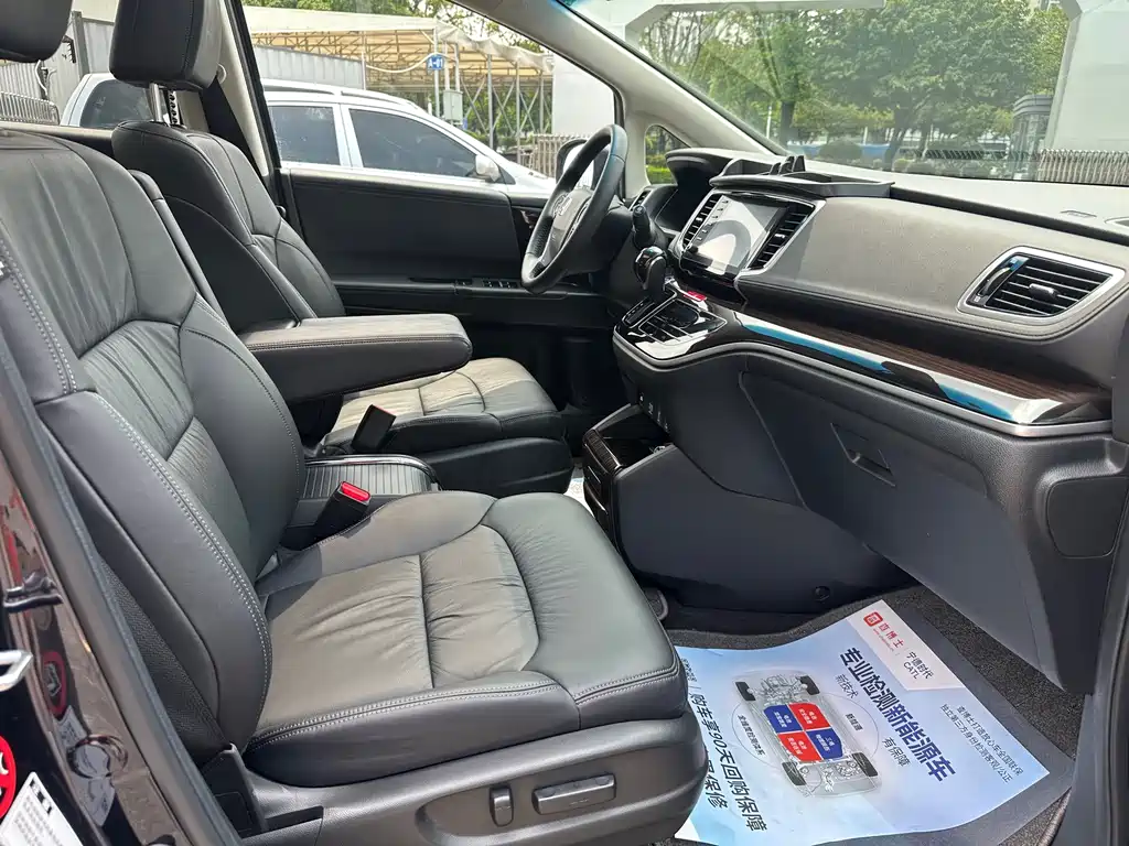 Honda Odyssey — фото 10